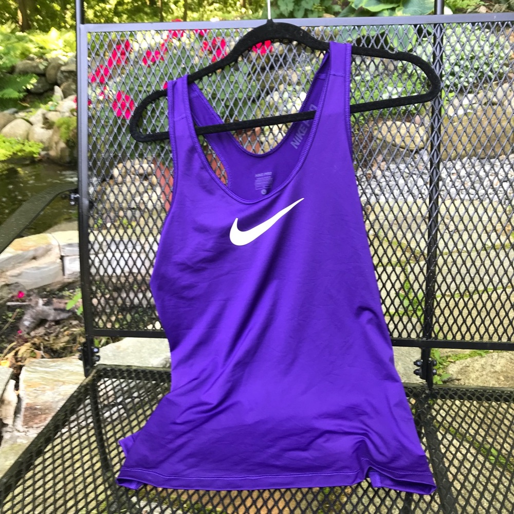 Nike Pro tank